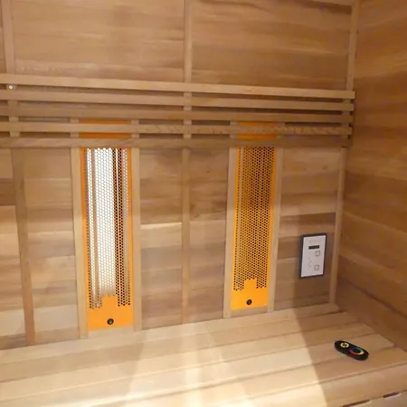 Strandnahe Mit Schwimmbad Im Haus, A Cappella 01 Im Binz, Apartment *