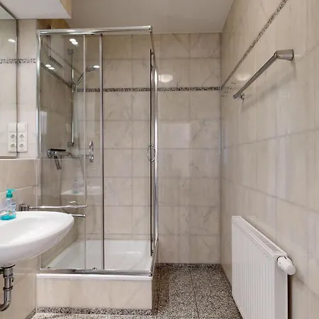 Apartment Strandnahe Mit Schwimmbad Im Haus, A Cappella 01 Im Binz, Binz