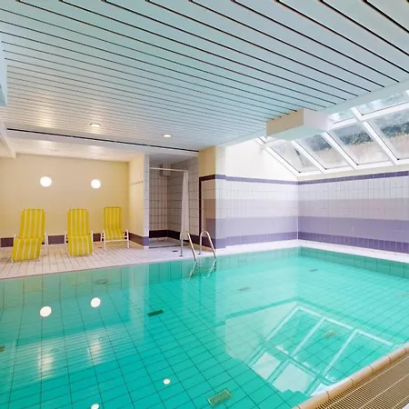 Strandnahe Mit Schwimmbad Im Haus, A Cappella 01 Im Binz, *