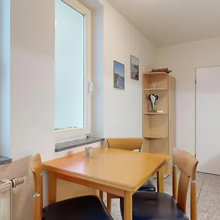 Apartment Strandnahe Mit Schwimmbad Im Haus, A Cappella 01 Im Binz,