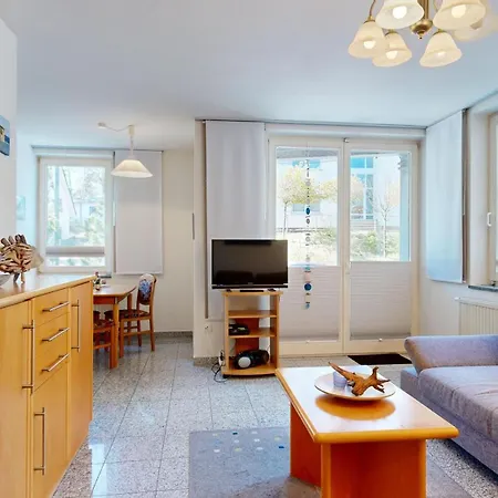 Strandnahe Mit Schwimmbad Im Haus, A Cappella 01 Im Binz, Binz